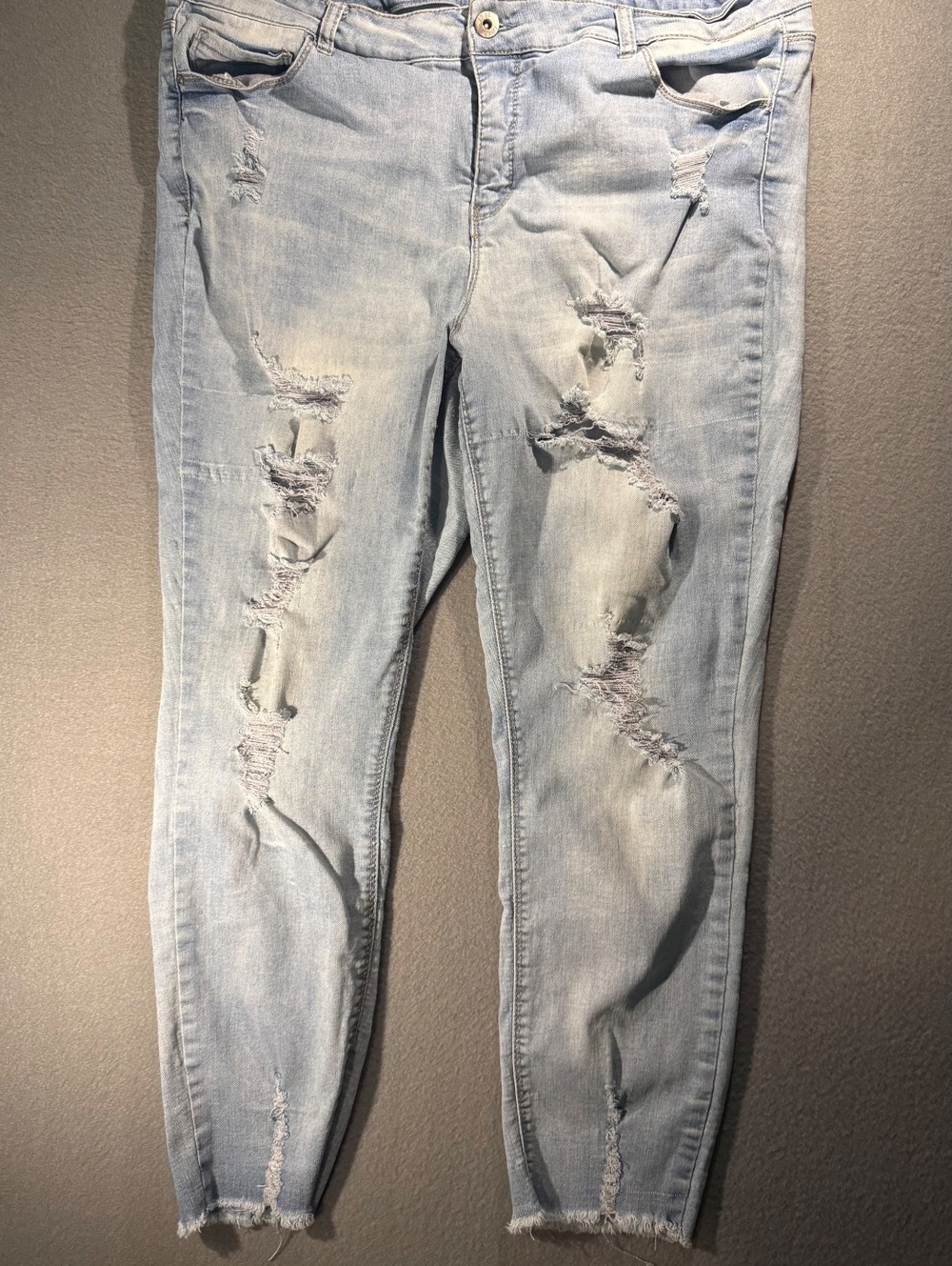 True Craft Mid Rise Skinny Ankle Jeans Size 20 Light Wash Distressed